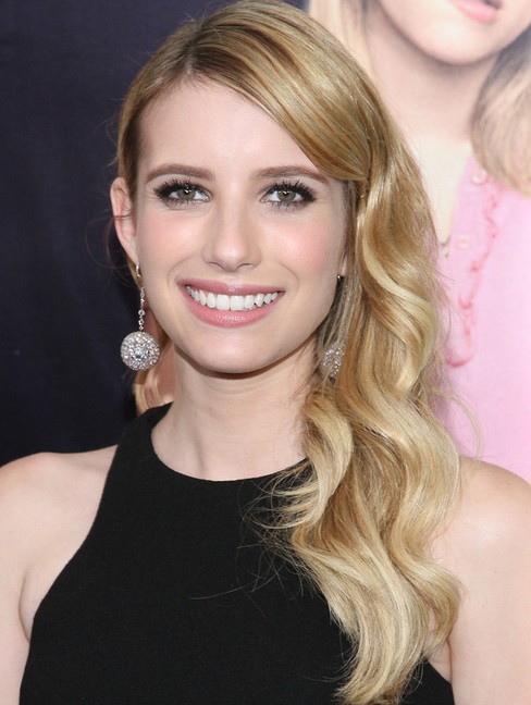 2014 Emma Roberts Hairstyles: Soft Long Wavy Hair