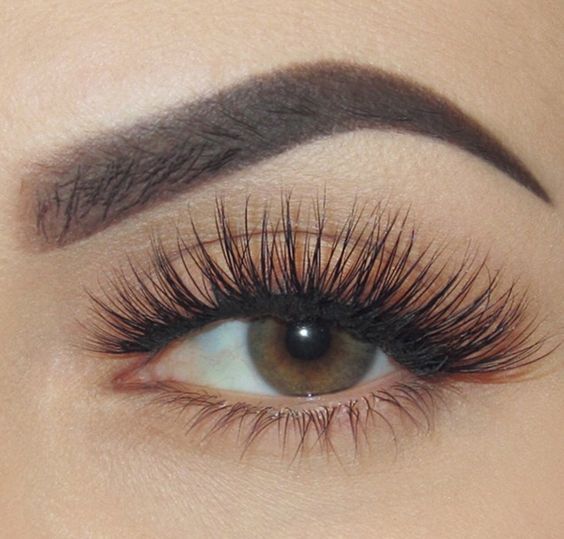 5 Tips to Fake Long, Thick Eyelashes (Without Falsies)