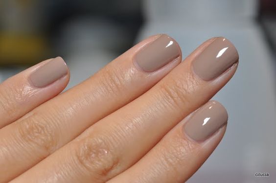 7 Tips to Help Your Nail Polish Dry Faster