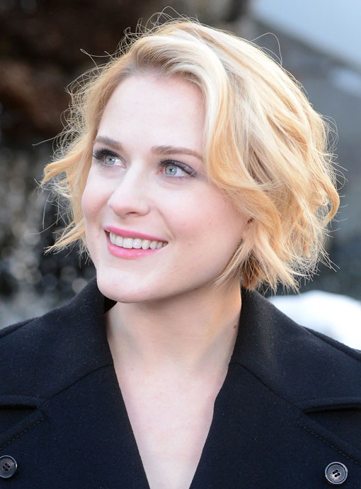 Cute Short Blonde Wavy Hairstyle 