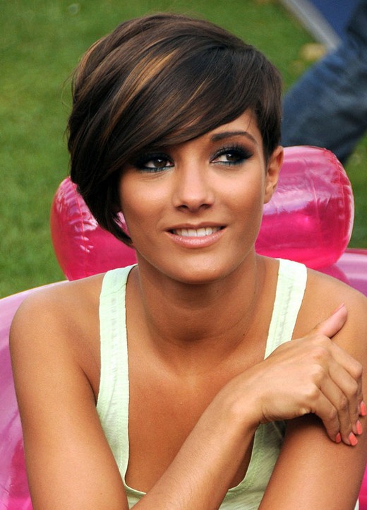 Frankie Sandford Short Hair - Layered Short Haircut with Bangs