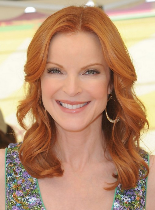 Marcia Cross Medium Wavy Hairstyle