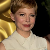 Michelle Williams Haircuts: Layered Boyish Pixie Hairstyle