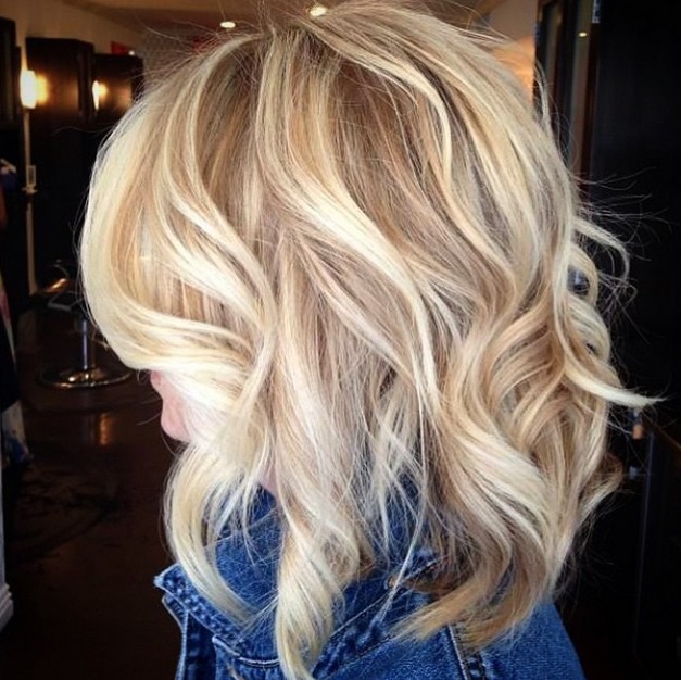 Most popular medium bob hairstyle with beachy waves