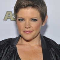 Boyish Short Pixie Cut for Women - Natalie Maines Short Hairstyles