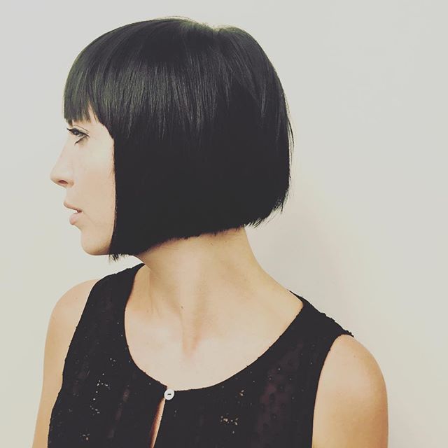 Short Black Graduated Bob Hairstyle with bangs