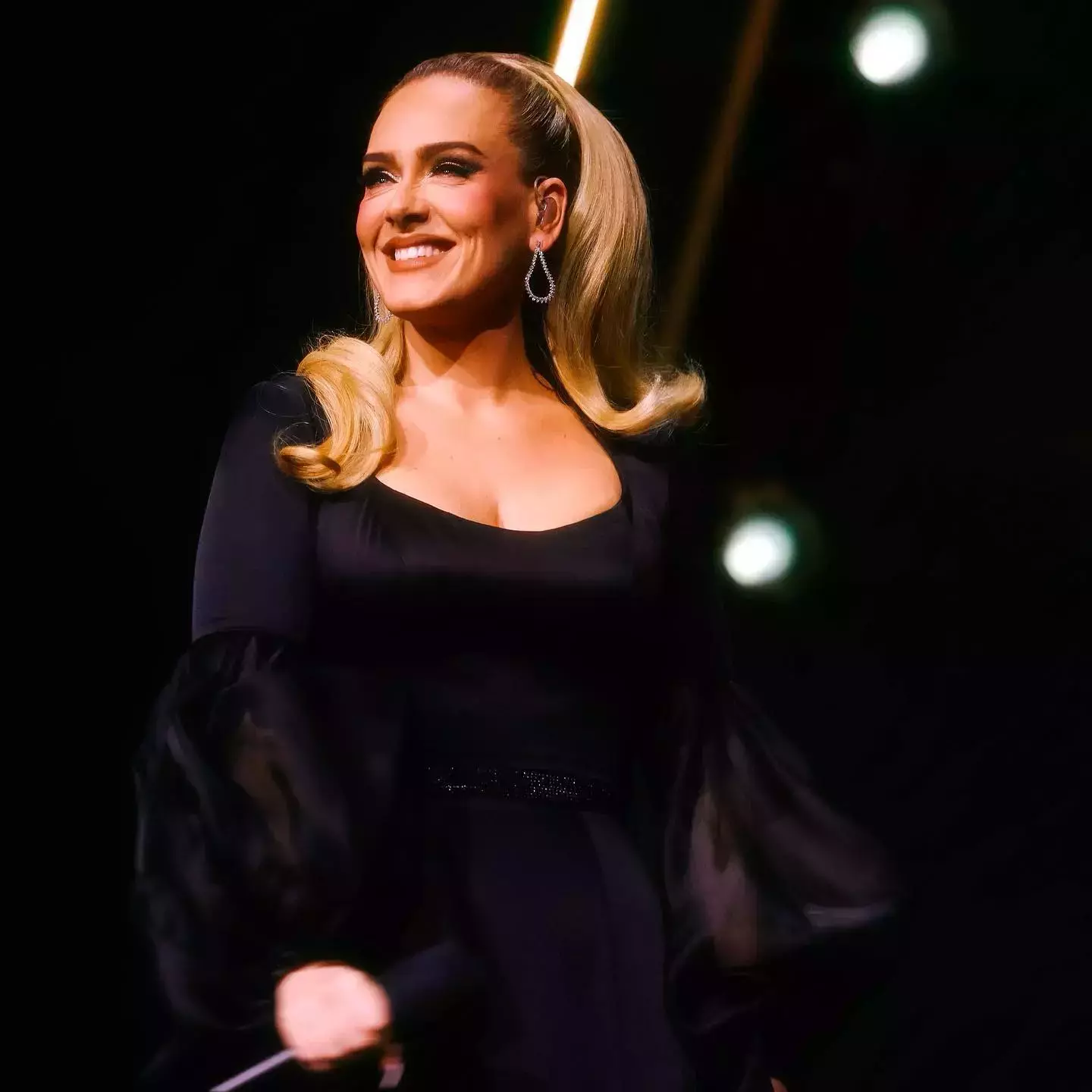 Adele's Latest Fashion Outfits and Hairstyles