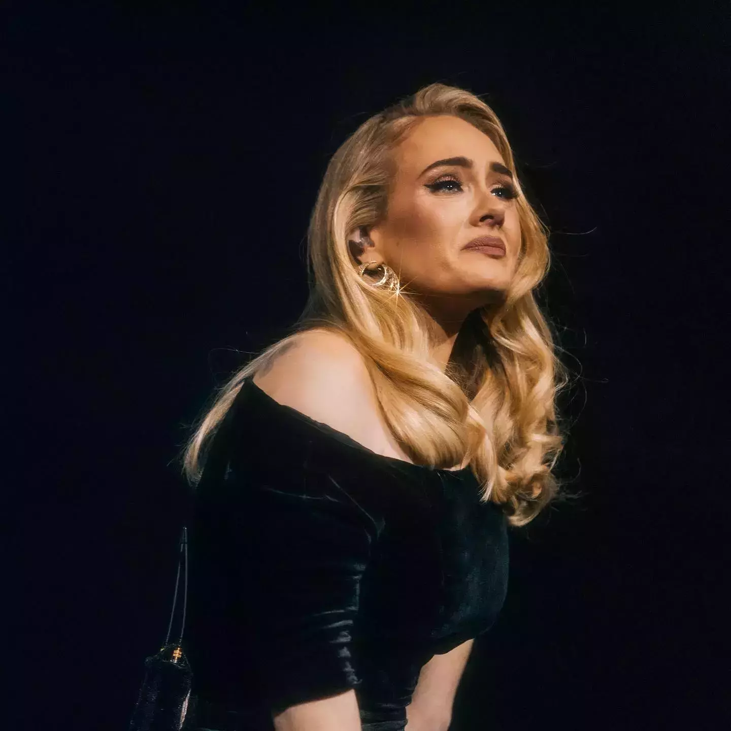 Adele's Latest Fashion Outfits and Hairstyles