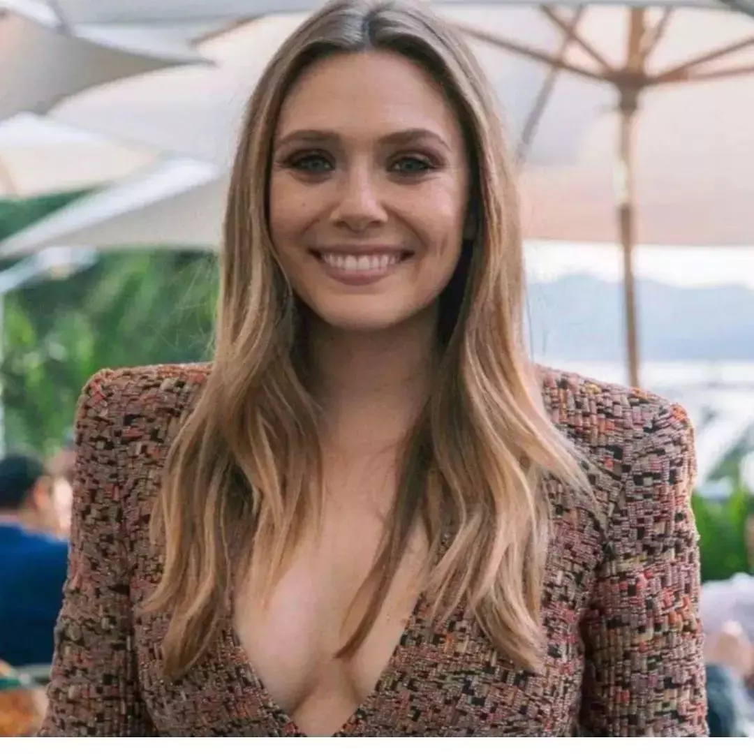 Elizabeth Olsen Outfits and Hairstyle Ideas (5)