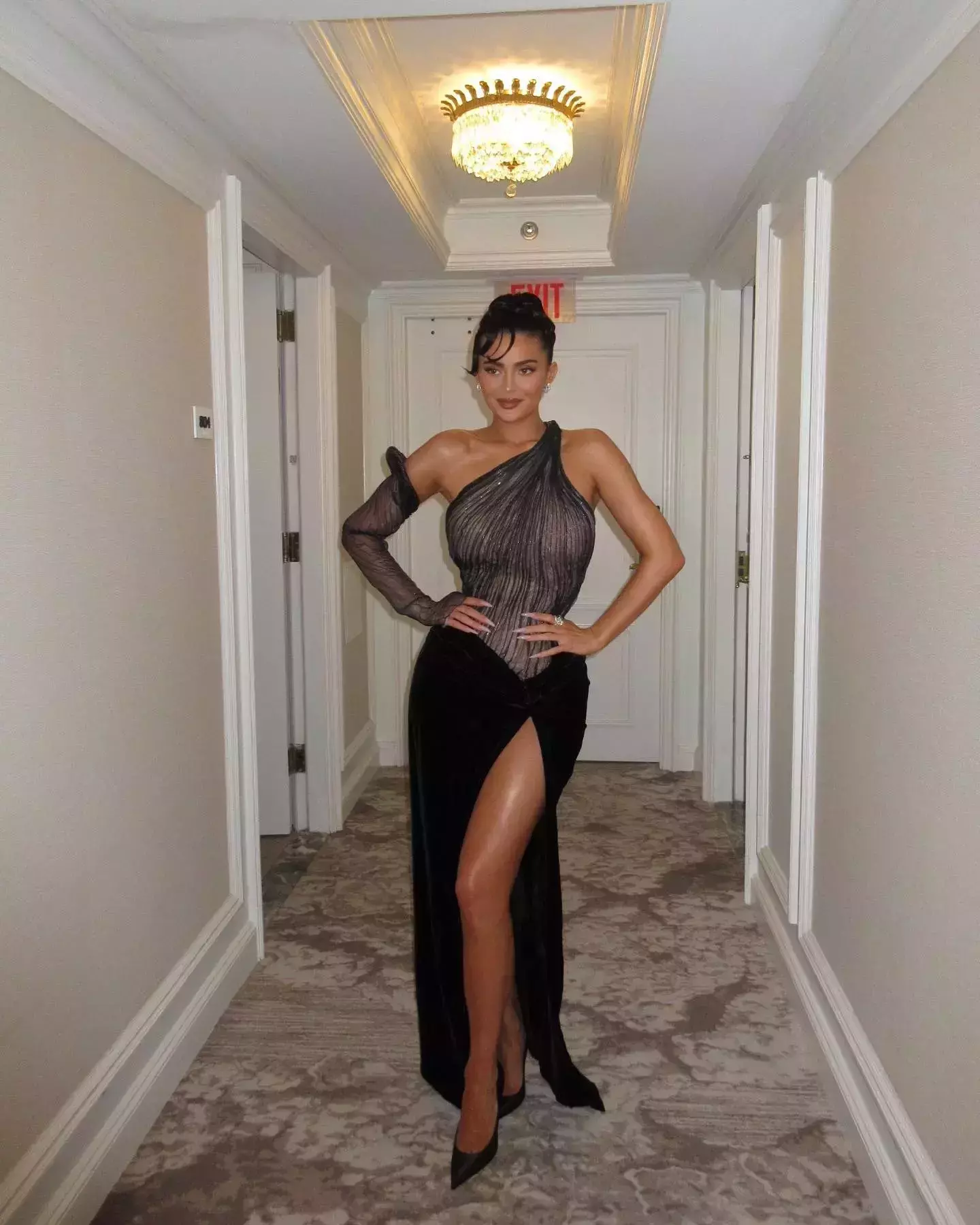 Kylie Jenner Hairstyles and Outfits